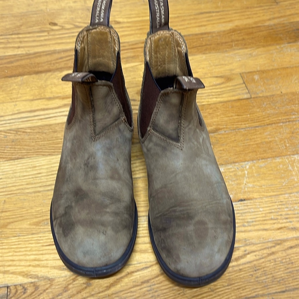 Brown blundstones used but are in good condition 8.5 womens